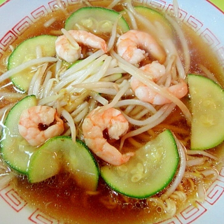 もやしとズッキーニ海老の醬油ラーメン